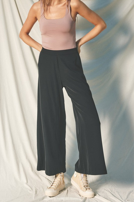 Relaxed Wide Leg Pants