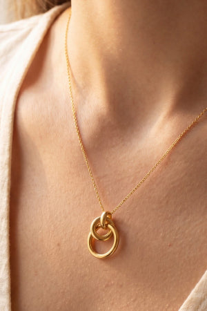 18K Gold Dipped Interlocking Circle Necklace